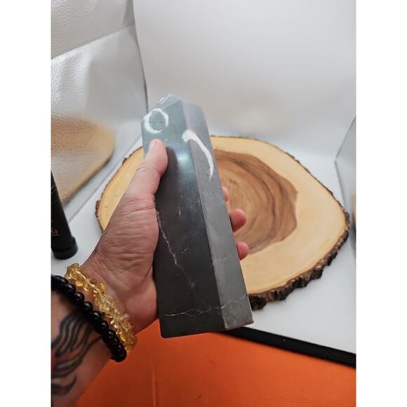 3.14lb 1000 Eye Jasper Quartz Tower 9in Tall Has Chip On Top - Picture 14 of 16